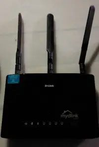 在飛比找露天拍賣優惠-二手D-Link 300Mbps無線寬頻路由器分享器DIR-