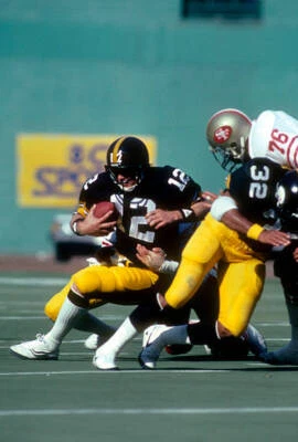 Quarterback Terry Bradshaw Of The Pittsburgh Steelers 6 Old Football Photo