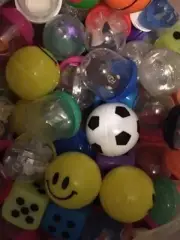 100 1" AKA 1.1" Toy FILLED Vending Capsules Bulk Premium Mix With 1.3" Balls