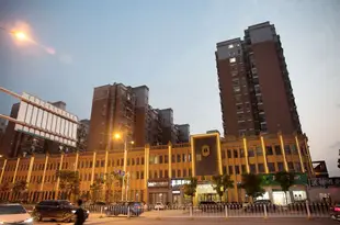 速8酒店(武漢歡樂谷店)7 Days Inn Wuhan Huaqiao City Huanlegu