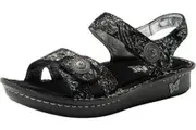 Alegria Womens Vienna 2 Strap Sandals w/ Backstrap in Silver Hour