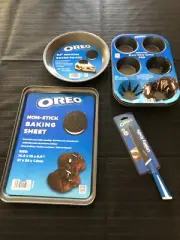 OREO non-stick baking sheet 9" round pie pan + 6 cup texas muffin pan +
