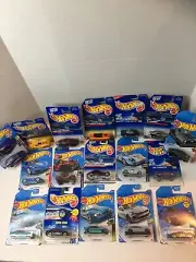 HOT WHEELS MIXED LOT 17 MODELS 1995,1998,1999,2017,2020 With Preowned Car Case