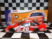 Tony Stewart #20 Home Depot 2000 Pontiac 1:24 Scale NASCAR Action BW Bank 10515