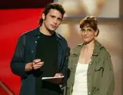 Jeremy Sisto Amanda Peet present Motorola Producers Award during - 2003 Photo