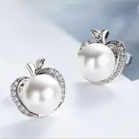 在飛比找momo購物網優惠-【Angel】珍珠蘋果甜美水鑽珍珠耳環(珠光銀)