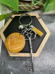 4.5" Silver-Tone Mama Wood Pendant Skeleton Key Keychain New Free Ship B7148