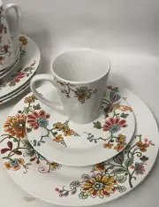 12 Pieces Oneida Viviana FloraDinnerware Set WhiteCeramic Dinner Plates Mugs New