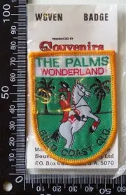 VINTAGE PALMS WONDERLAND GOLD COAST EMBROIDERED SOUVENIR PATCH WOVEN CLOTH BADGE
