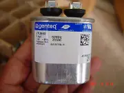 (2 Qty.) GE Capacitor Oval 7.5uf MFD 370 volt VAC Blower Fan Motor Run Capacitor