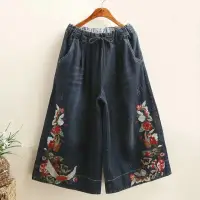 在飛比找momo購物網優惠-【K.W.】型-韓國專櫃牛仔繡花褲裙(2款選1)