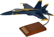 USN McDonnell Douglas F/A-18E Hornet Blue Angels Desk Top 1/48 Model SC Airplane
