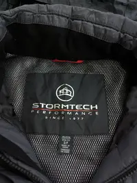 在飛比找Yahoo!奇摩拍賣優惠-加拿大品牌 STORMTECH 深灰色科技棉外套 機能性外套