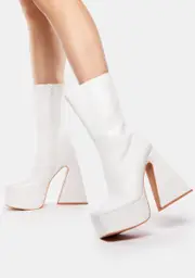 Blanc That Mystique Platform Boots