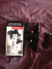 UFO Blue Charging Stand For PS4 Controllers Bnib Free Post (l)