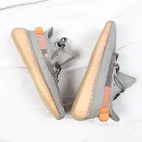 在飛比找Yahoo!奇摩拍賣優惠-Adidas Yeezy Boost 350 V2 灰橙 歐