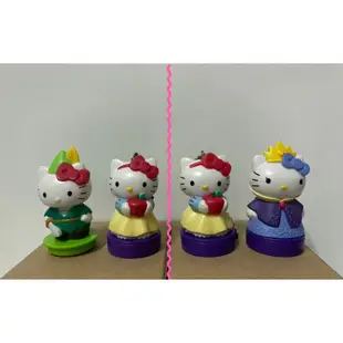7-11 Hello Kitty 夢幻變裝吊飾印章 （白雪公主、壞皇后）