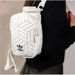 🐏全新現貨🐏adidas 愛迪達 logo 三宅一生 後背包 小背包 休閒背包