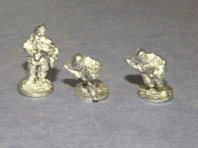 SHQ BP34B 1/76 Diecast WWII British Paratroop-3 NCO's with Mark 5 Stens SMGs