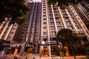 非繁城品酒店(重慶解放碑洪崖洞店)Chonpines Hotel (Chongqing Jiefangbei Hongyadong)