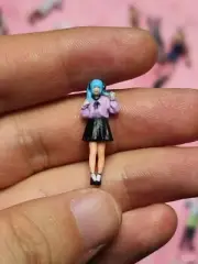 Diorama Scene Props Resin 1/64 Ponytail Coser Girl Mini Figure Painted Scene Toy