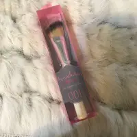 在飛比找Yahoo!奇摩拍賣優惠-ETUDE HOUSE 面面俱到 薄透無痕粉底刷