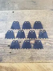 10 black minifigure capes. Lego compatible.