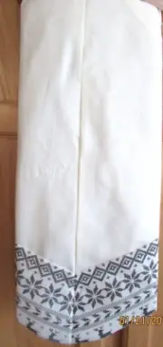 Jaclyn Smith 52" Christmas Tree Skirt Cream with Black Print Border NWT!