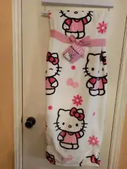 Hello Kitty Soft Plush Throw Blanket Pink Flowers & Bows 50” x 70” New Gift
