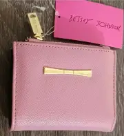 XOCOCOO MAUVE FOLD OUT CARD CASE BY BETSEY JOHNSON BOW TIE GOLD LOGO ID WINDOW