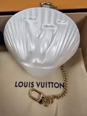 NEW IN BOX LOUIS VUITTON 100% Clam Pearl Shell Coin Purse Strap Leather +TAGS