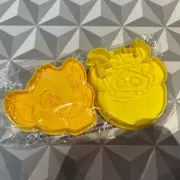 Set Of 2 Disney Lion King Cookie Cutters/Molds - Puumba And Simba