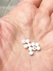M00883 MOREZMORE 10 Beads 4mm White Animatable Stop Motion Puppet Eyeballs Eyes