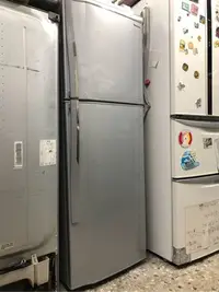 在飛比找Yahoo!奇摩拍賣優惠-toshiba 東芝 230公升 中雙門冰箱 二手冰箱 小鮮