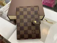 在飛比找Yahoo!奇摩拍賣優惠-女人街國際精品"LOUIS VUITTON LV 經典款 R