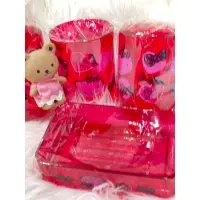 在飛比找蝦皮購物優惠-日本進口Hello Kitty透明紅色沐浴用品組四個