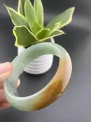 純天然玉鐲 Grade A 100% Untreated Indian Green Jade Bangle 54 Mm Rare Caramel Green