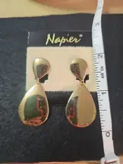 Vintage Napier Gold Tone Teardrop Dangle Earrings. Screw Back Clip On