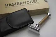 Timor Safety Razor 10 Blades Leather Case Closed Open Comb Gift Set