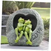 Love Frog Couple Garden Statue – 7" Resin Romantic Frog Figurines in Heart