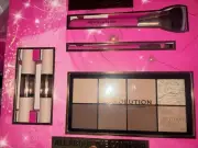 Revolution All About That Contour Makeup Set