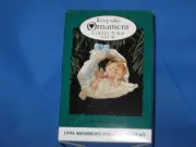 1994 Hallmark Ornament "On Cloud Nine" Angel Baby On Cloud Members Only New