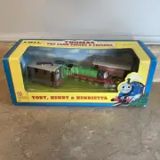 ERTL 4842 - Thomas the Tank Engine & Friends "Toby, Henrietta & Henry" 1997 NIB