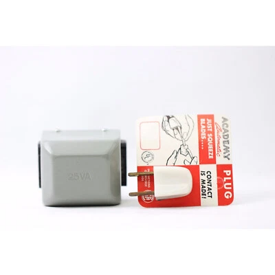 1 X VINTAGE 220V TO 110V 25VA RADIO AUTO TRANSFORMER + POWER PLUG.