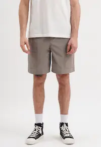 在飛比找ZALORA購物網優惠-Regular Fit Cargo Nylon Shorts
