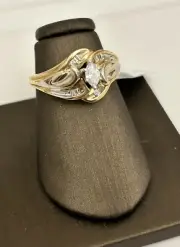 14K Gold marquise cut Diamond ring, w/ White Gold and baguettes Setting size 7.5