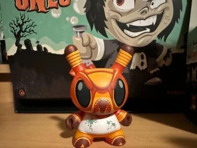 Kidrobot Scott Tolleson The Odd Ones Dunny Series Bugga Bugga Figure