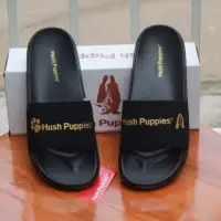 在飛比找蝦皮購物優惠-Hush Puppies Slide 涼鞋黑色拖鞋字體金色橡