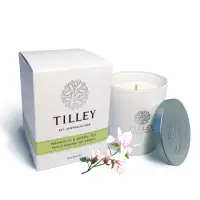 在飛比找momo購物網優惠-【Tilley 百年特莉】木蘭花&綠茶香氛大豆蠟燭(240g