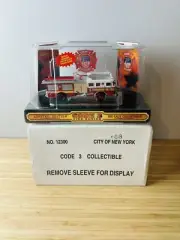 1/64 Code 3 FDNY Engine 58 SEAGRAVE FIRE ENGINE F.D.N.Y.